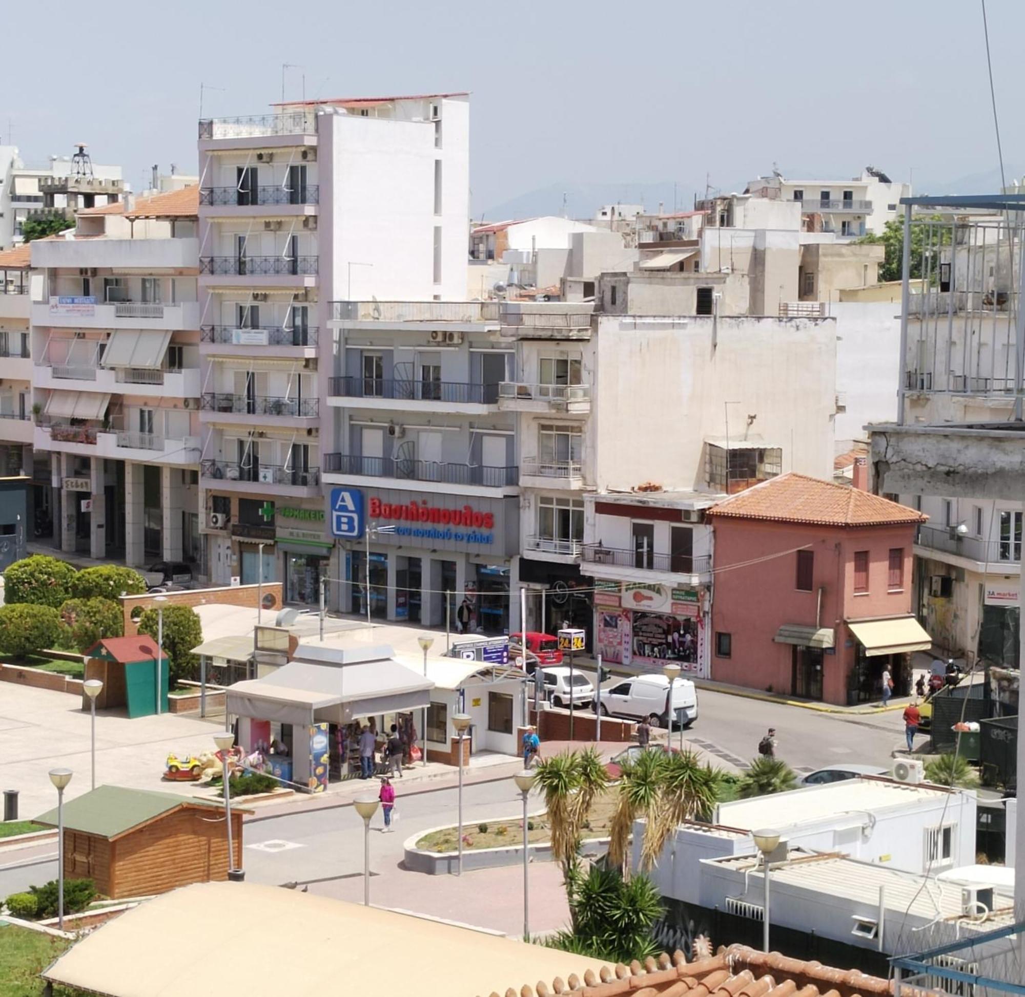 Irene΄S Downtown Apartment Chalkida Exterior foto